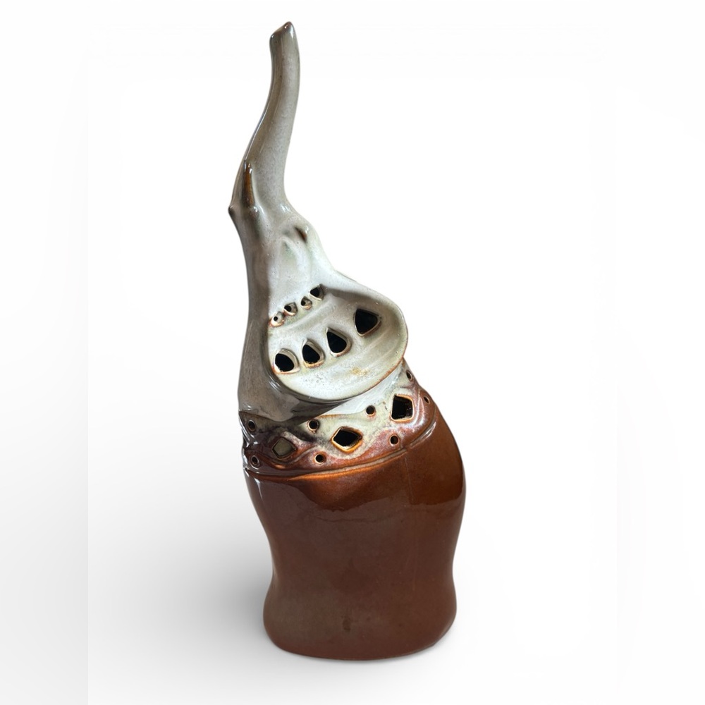 Elegant Ceramic Elephant Vintage- can use as ring holder-great condition